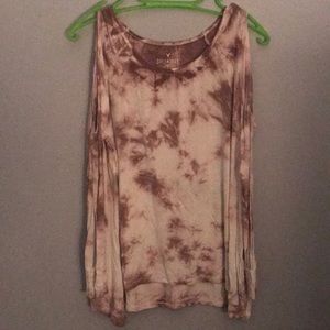 American Eagle soft and sexy cold shoulder shirt